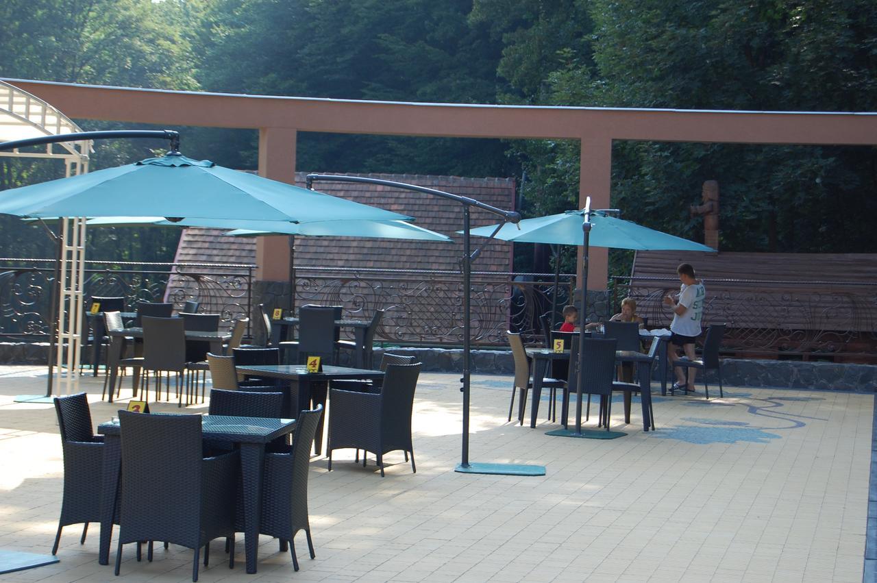 Zatyshok Hotel Svalyava Luaran gambar